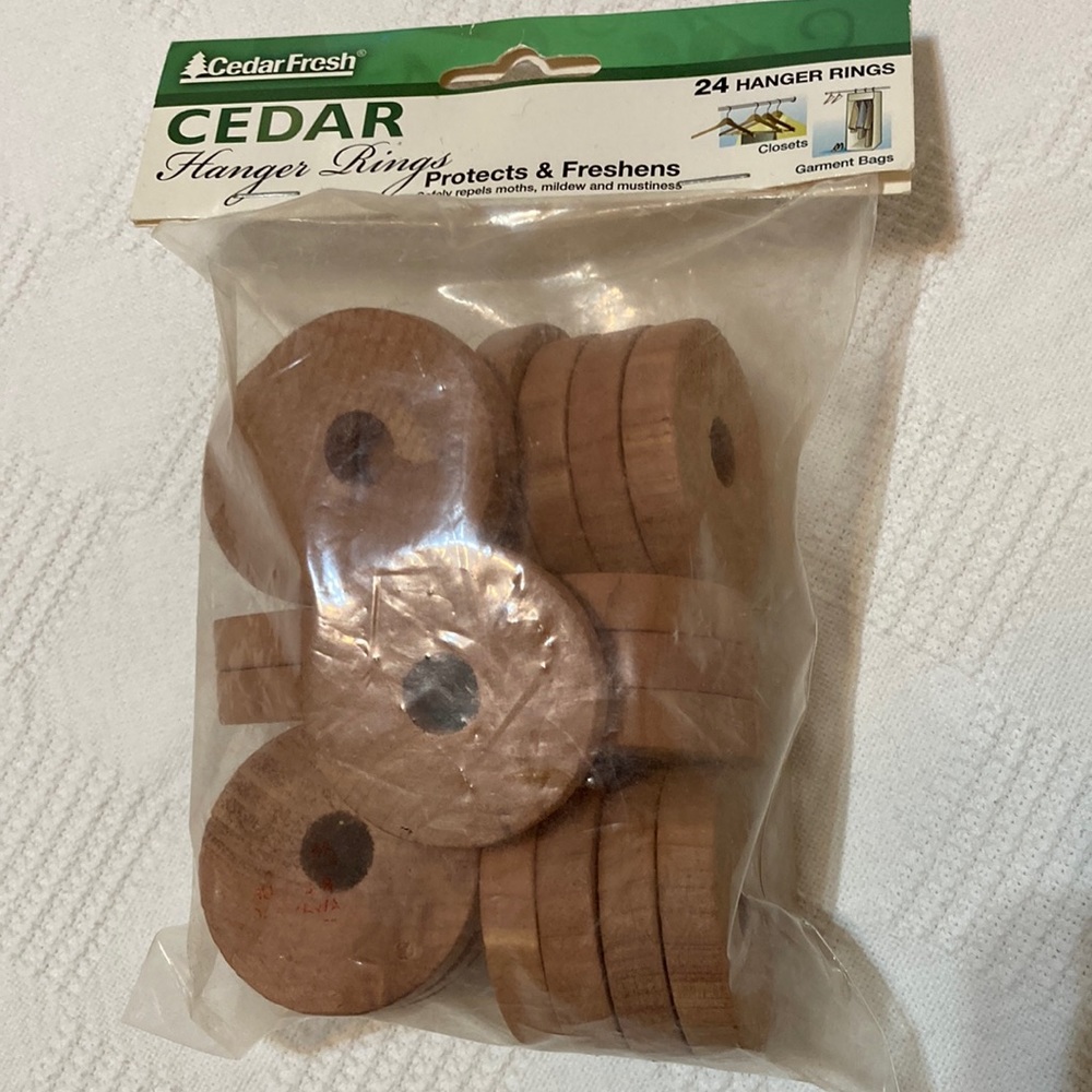 CEDAR BRAND NEW HANGER RINGS
